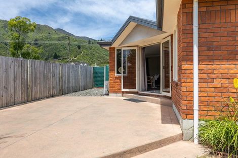 Photo of property in 253a Waikawa Road, Waikawa, Picton, 7220