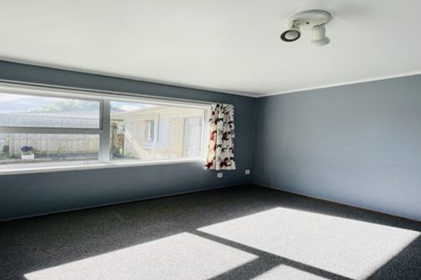 Photo of property in 43 Kurnell Drive, Botany Downs, Auckland, 2010