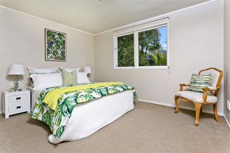 Photo of property in 1/32 Tamahere Drive, Glenfield, Auckland, 0629