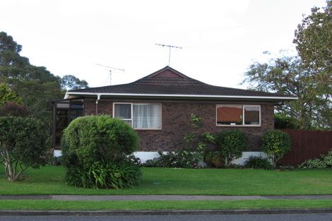 Photo of property in 2/18 Whiteacres Drive, Sunnyhills, Auckland, 2010