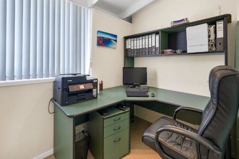 Photo of property in 10 Takutai Avenue, Bucklands Beach, Auckland, 2012