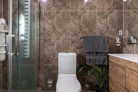 Photo of property in 61a Cobham Crescent, Kelston, Auckland, 0602