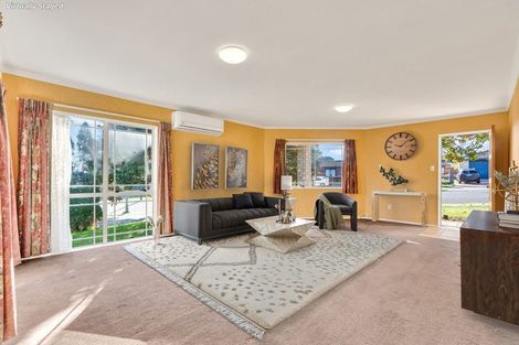 Photo of property in 22 Medvale Avenue, Flat Bush, Auckland, 2019