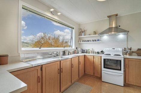 Photo of property in 19 Kenderdine Road, Elsthorpe, Otane, 4277