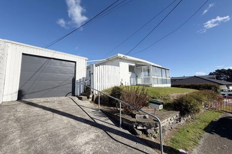 Photo of property in 8a Banks Street, Marfell, New Plymouth, 4310