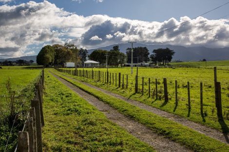 Photo of property in 141 Valley Road, Woodville, 4998