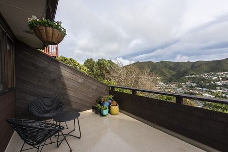 Photo of property in 16b Parklands Drive, Karori, Wellington, 6012