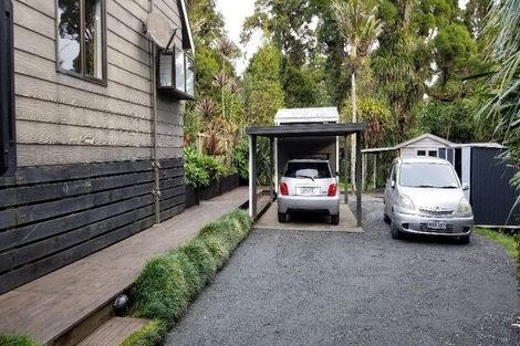 Photo of property in 48 Turanga Road, Henderson Valley, Auckland, 0612