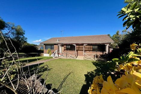 Photo of property in 1 John Webster Place, Glen Eden, Auckland, 0602