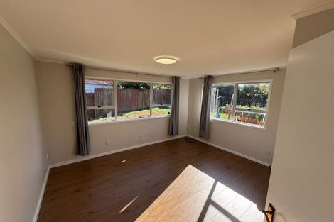 Photo of property in 16 Newham Place, Henderson, Auckland, 0612