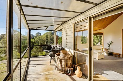 Photo of property in 28 Pararewa Drive, Whalers Gate, New Plymouth, 4310
