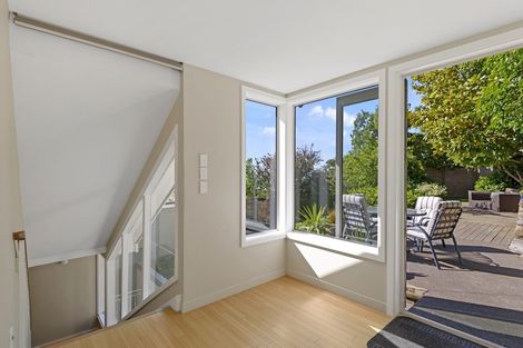 Photo of property in 105 Dyers Pass Road, Cashmere, Christchurch, 8022