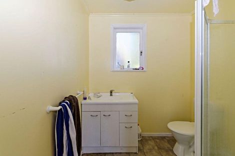 Photo of property in 2 Celsmere Lane, Te Atatu Peninsula, Auckland, 0610