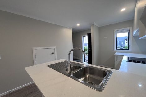 Photo of property in 4/125b Metcalfe Road, Ranui, Auckland, 0612