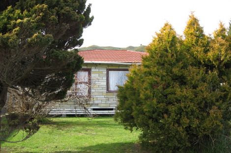 Photo of property in 28 Wise Street, Wainuiomata, Lower Hutt, 5014