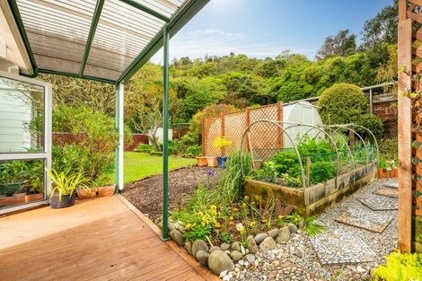 Photo of property in 12 Fiona Grove, Karori, Wellington, 6012