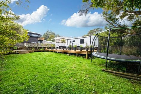 Photo of property in 5 Derwent Crescent, Titirangi, Auckland, 0604