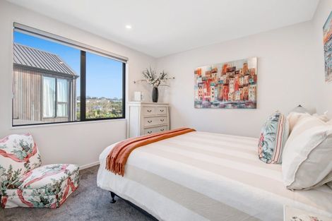 Photo of property in 42 Arran Point Parade, Orewa, 0931