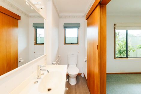 Photo of property in 9 Edgecombe Court, Roslyn, Palmerston North, 4414