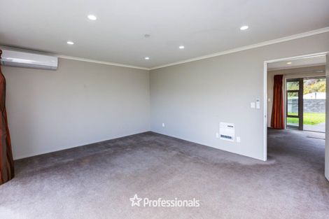Photo of property in 64 Evergreen Crescent, Trentham, Upper Hutt, 5018