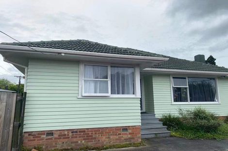 Photo of property in 90 Tirimoana Road, Te Atatu South, Auckland, 0602
