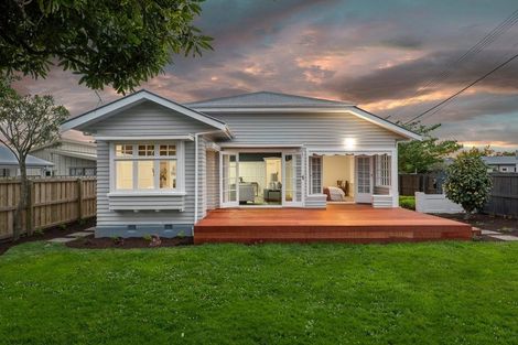 Photo of property in 1/142 Petrie Street, Richmond, Christchurch, 8013