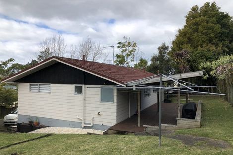 Photo of property in 37 Trias Road, Totara Vale, Auckland, 0629