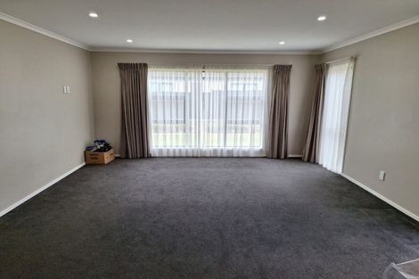 Photo of property in 44 Te Kaeaea Crescent, Wallaceville, Upper Hutt, 5018