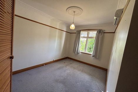 Photo of property in 30 Napier Street, Karaka Bays, Wellington, 6022