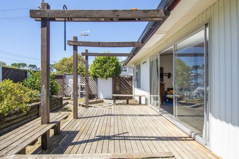 Photo of property in 33 Percy Road, Papamoa Beach, Papamoa, 3118