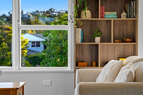 Photo of property in 1/22 Gladys Avenue, Glenfield, Auckland, 0629