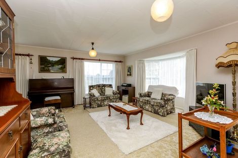 Photo of property in 10 Poplar Grove, Whalers Gate, New Plymouth, 4310