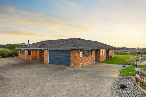 Photo of property in 118 Cottle Road, Taupaki, Henderson, 0782