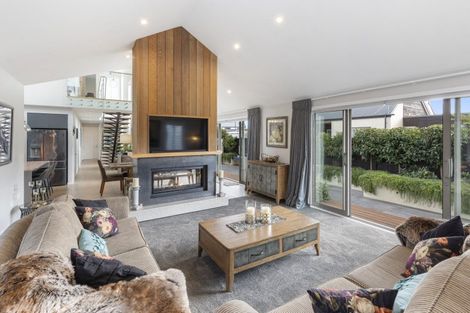 Photo of property in 18 Millpond Place, Parklands, Christchurch, 8083