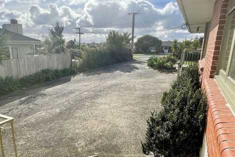 Photo of property in 29 Awaroa Road, Sunnyvale, Auckland, 0612