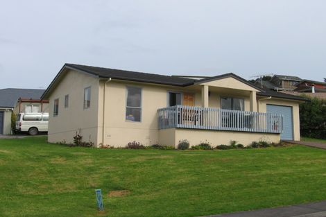 Photo of property in 1 Kassa Rise, Helensville, 0800
