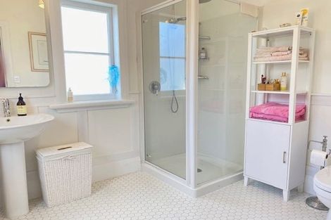 Photo of property in 13 Robertson Street, Russell, 0202