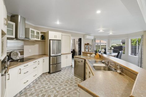 Photo of property in 34 Caroline Crescent, Highbury, Palmerston North, 4412