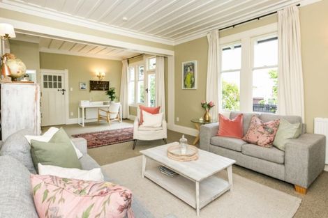 Photo of property in 2 Gillean Street, Havelock North, 4130