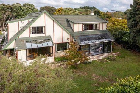 Photo of property in 2 Lavinia Grove, Waikanae Beach, Waikanae, 5036