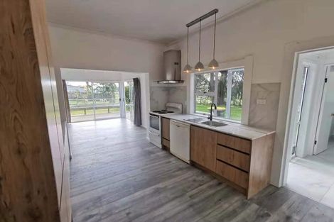 Photo of property in 157 Foster Road, Kumeu, 0891