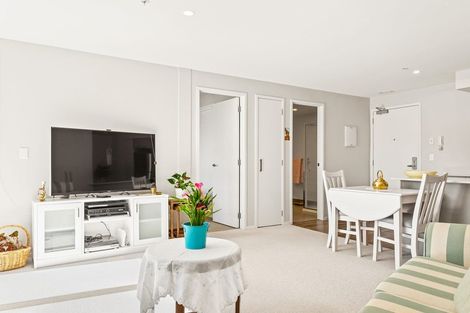 Photo of property in 107/25 Bute Road, Browns Bay, Auckland, 0630