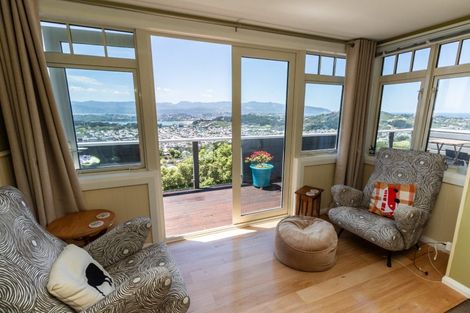 Photo of property in 16 Fortunatus Street, Brooklyn, Wellington, 6021