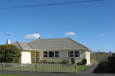 Photo of property in 5 Freyberg Street, Levin, 5510