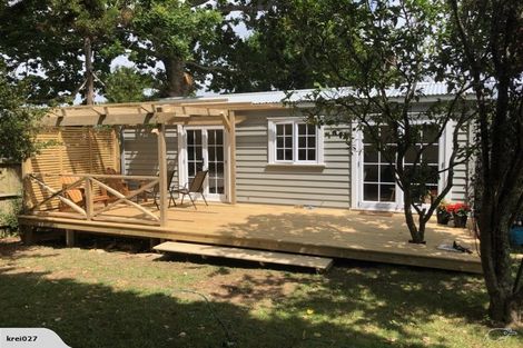 Photo of property in 96 Ferry Parade, Herald Island, Auckland, 0618