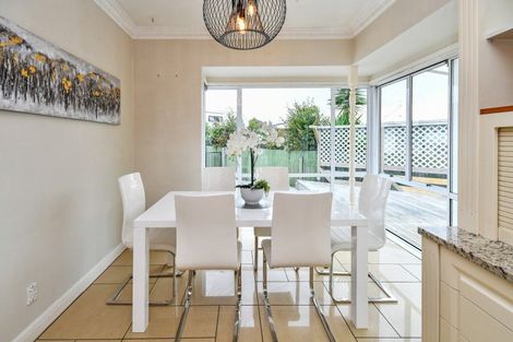 Photo of property in 3 Trentham Road, Papakura, 2110