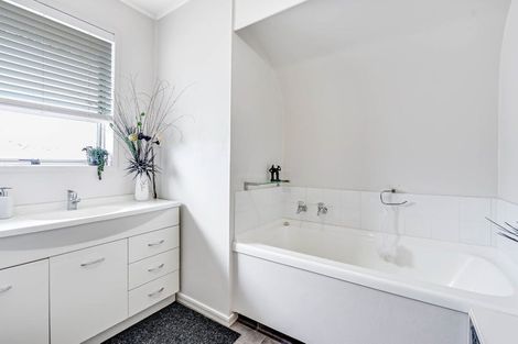 Photo of property in 40 Ranui Street, Dinsdale, Hamilton, 3204