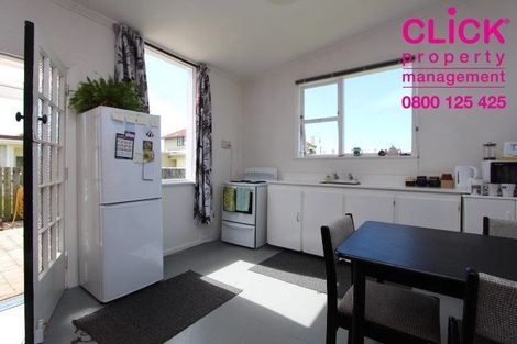 Photo of property in 111 Macandrew Road, South Dunedin, Dunedin, 9012