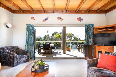 Photo of property in 14 Palm Parade, Riversdale Beach, Masterton, 5872