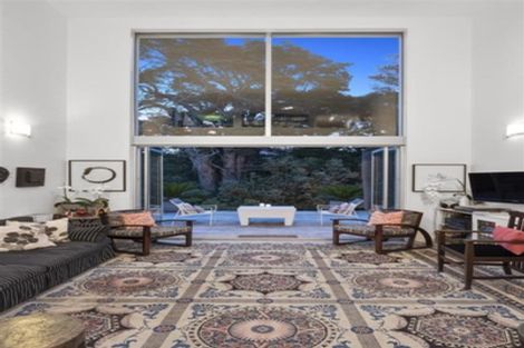 Photo of property in 11a Wernham Place, Northcote, Auckland, 0626